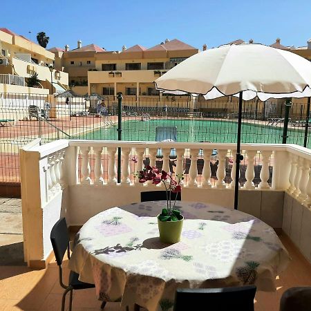 Comfortable Apartment Next To The Pools Адехе Екстериор снимка
